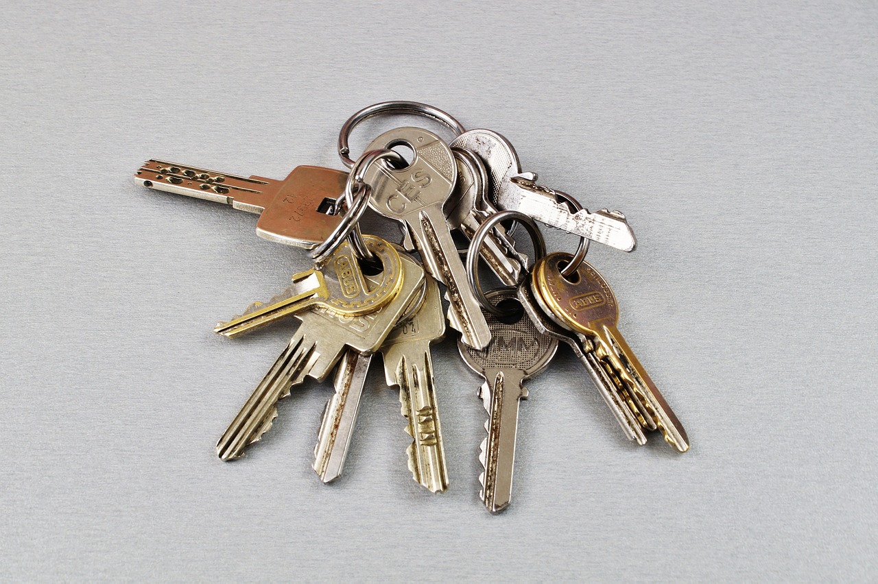 military family receiving house keys